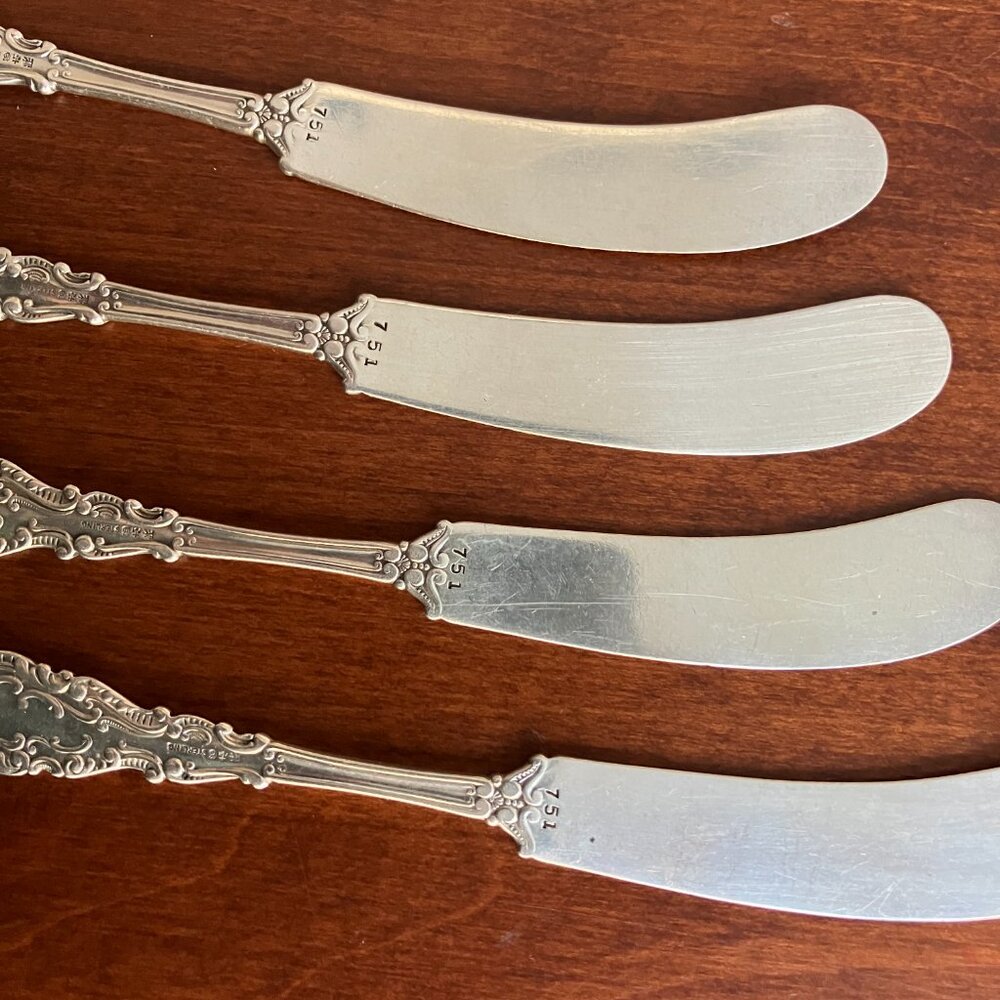 Set of 4 - Gorham Sterling Silver Butter Spreaders In Luxembourg Pattern - Picture 4 of 11